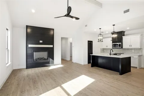 $344,900 | 218 Legacy Boulevard, Weatherford, TX 76086