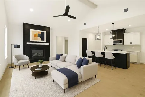 $344,900 | 218 Legacy Boulevard, Weatherford, TX 76086