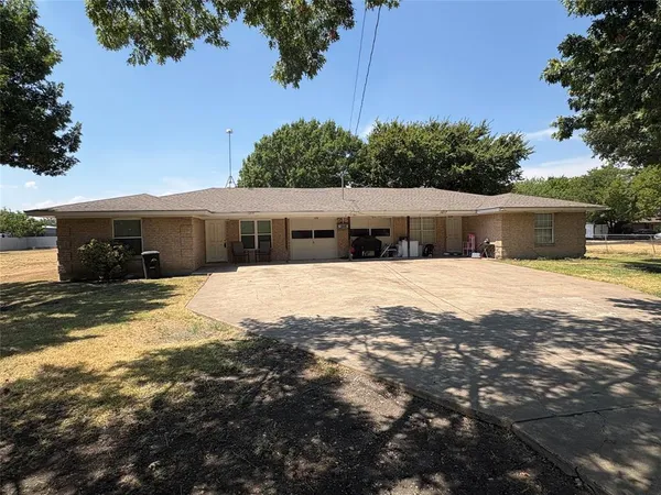 $360,000 | 1217 Narrow Lane, Red Oak, TX 75154