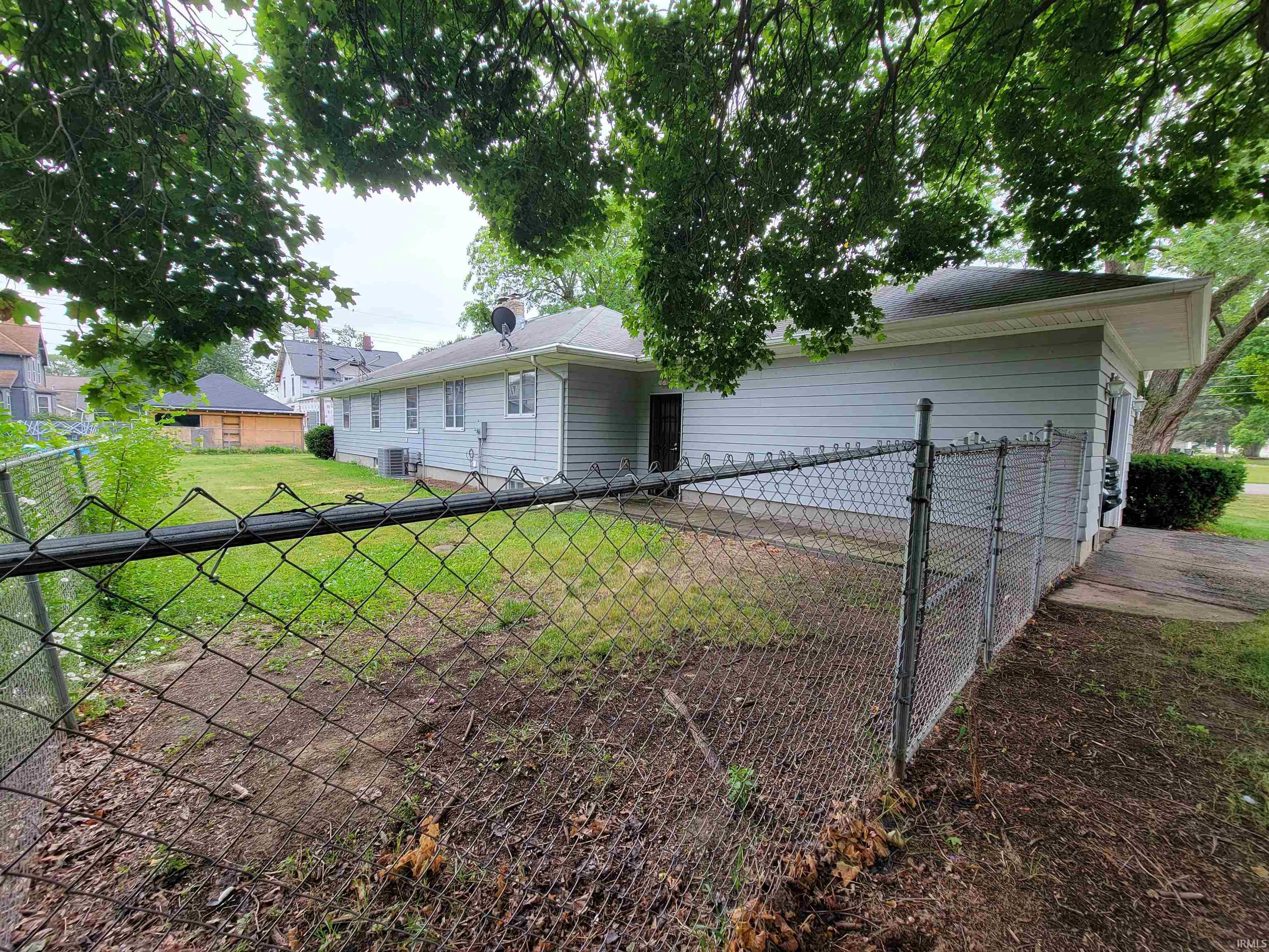 107 West Liberty Street Butler, IN 46721 - Photo 4 of 40