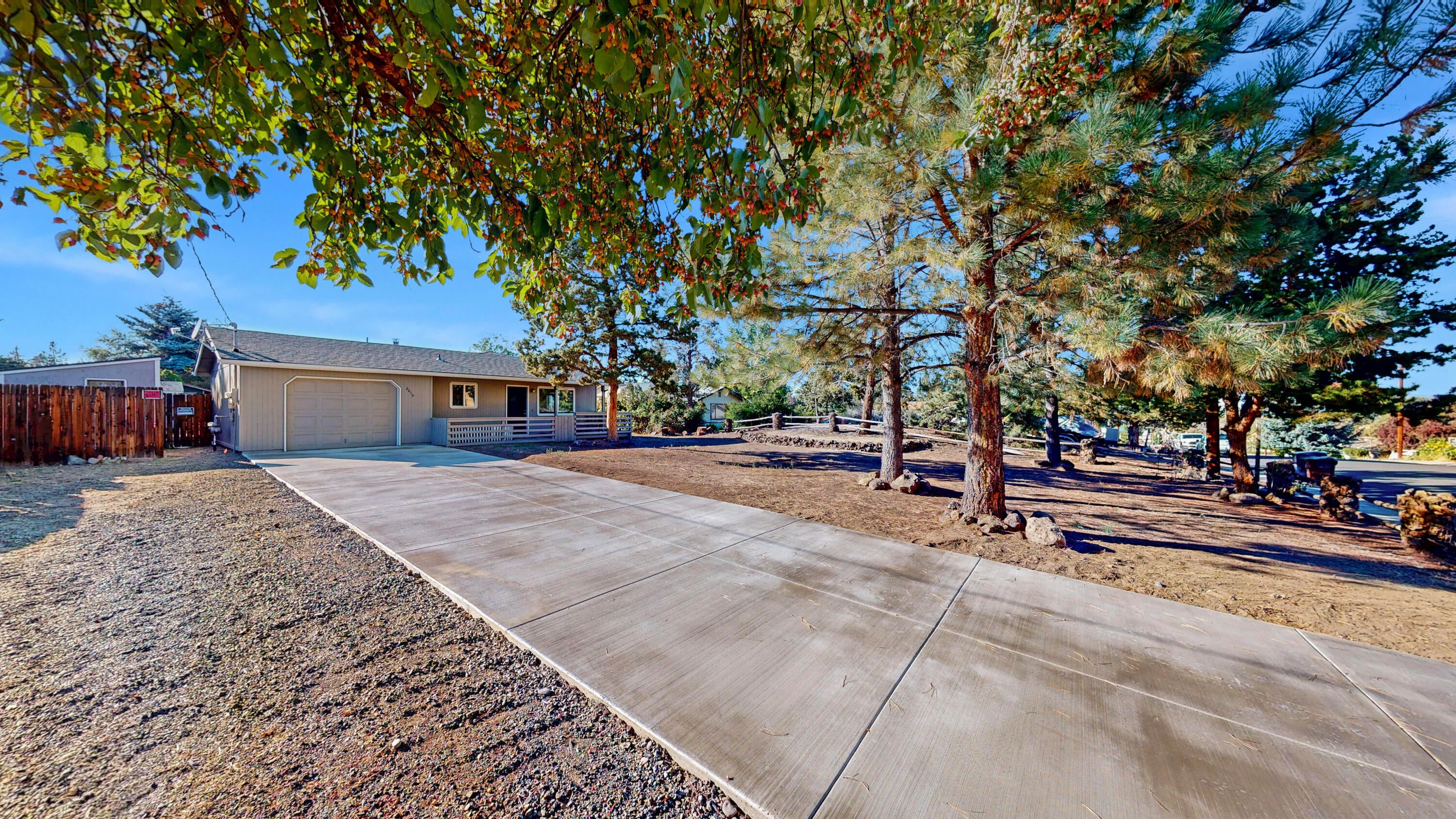 2015 Southwest 20th Street Redmond, OR 97756 - Photo 2 of 26 Driveway/RV Parking
