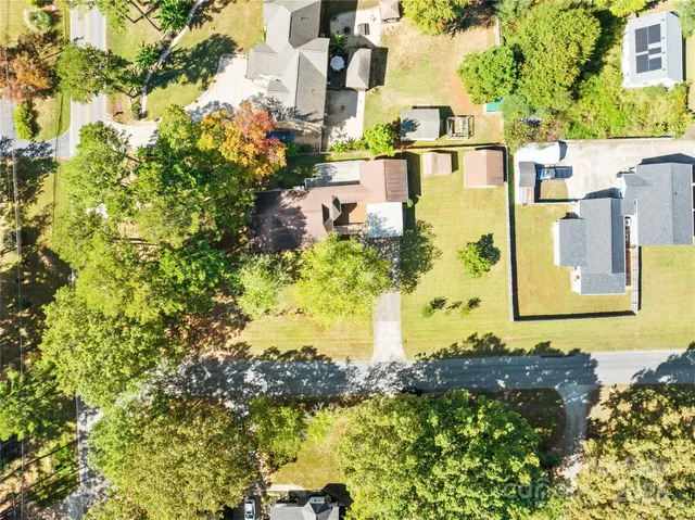 $460,000 | 700 Chestnut Lane, Matthews, NC 28104