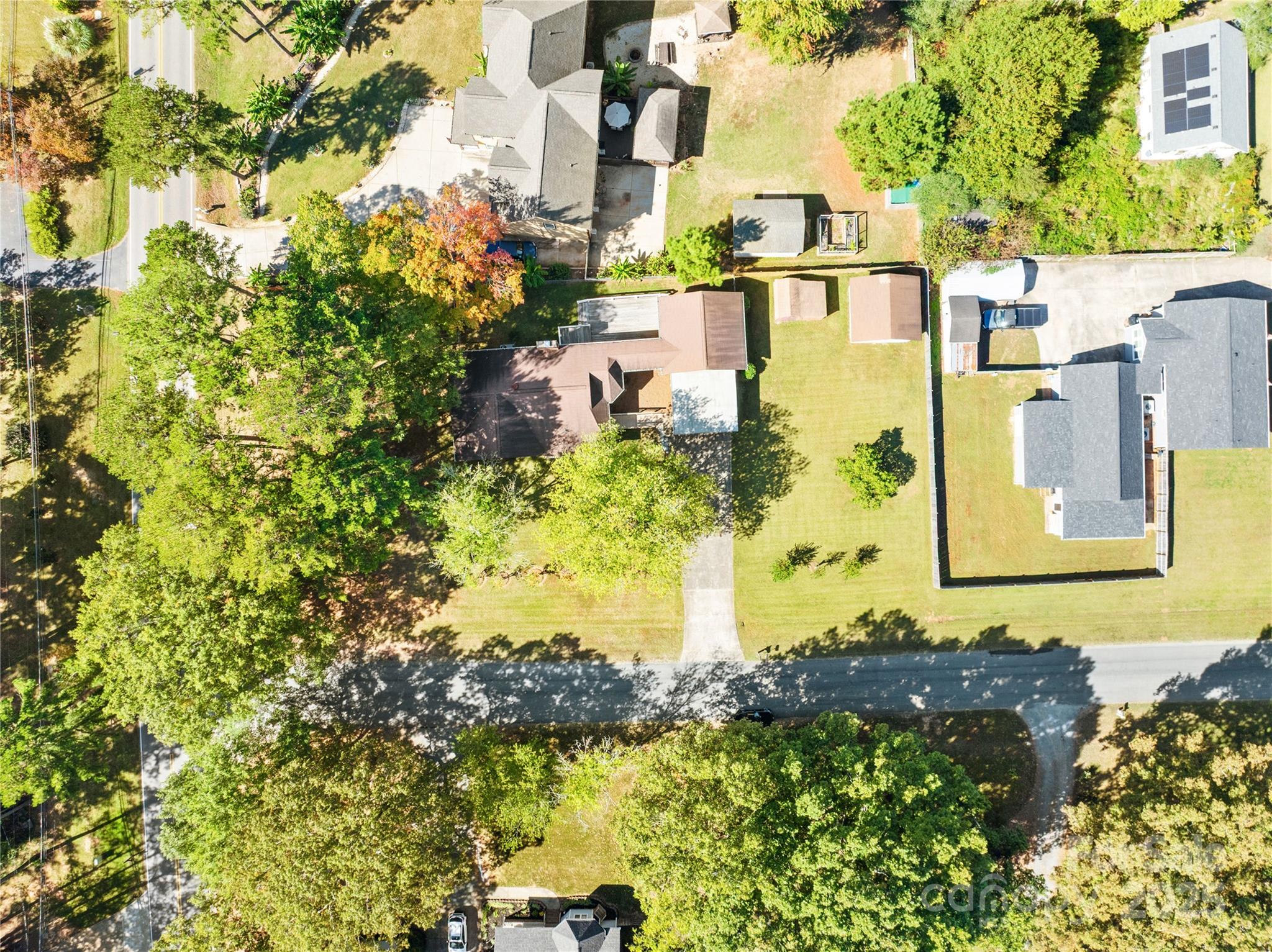 700 Chestnut Lane Matthews, NC 28104 - Photo 2 of 39 a view of lake