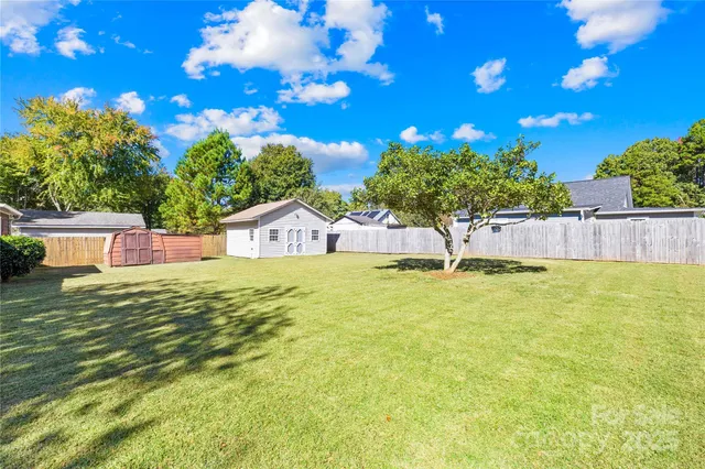 $460,000 | 700 Chestnut Lane, Matthews, NC 28104