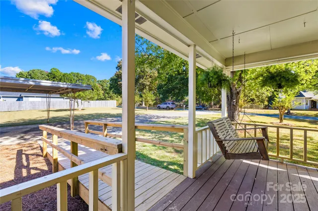 $460,000 | 700 Chestnut Lane, Matthews, NC 28104