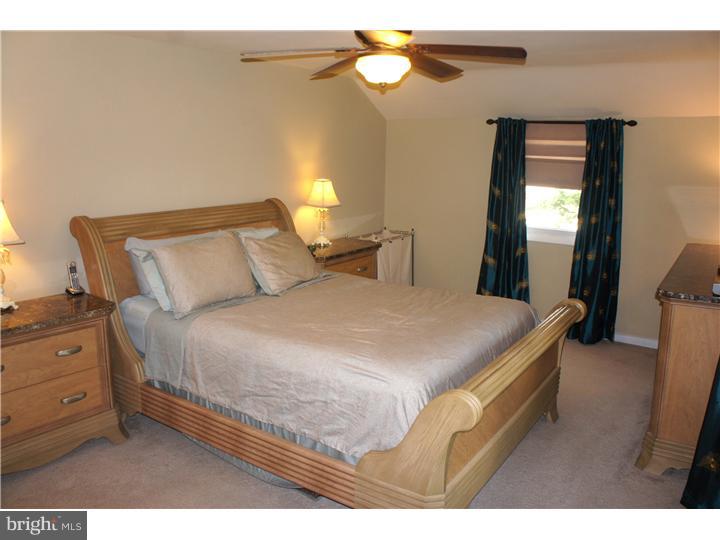 869 Quaint Street Secane, PA 19018 - Photo 15 of 21 Master Bedroom