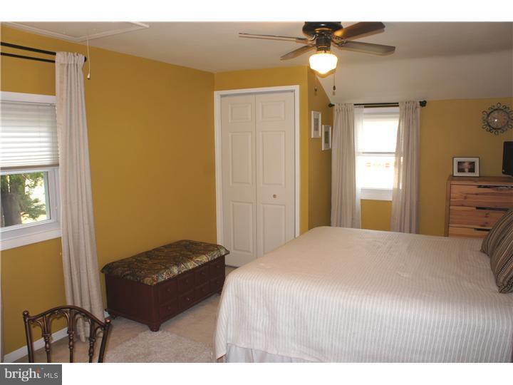 869 Quaint Street Secane, PA 19018 - Photo 19 of 21 Bedroom 2
