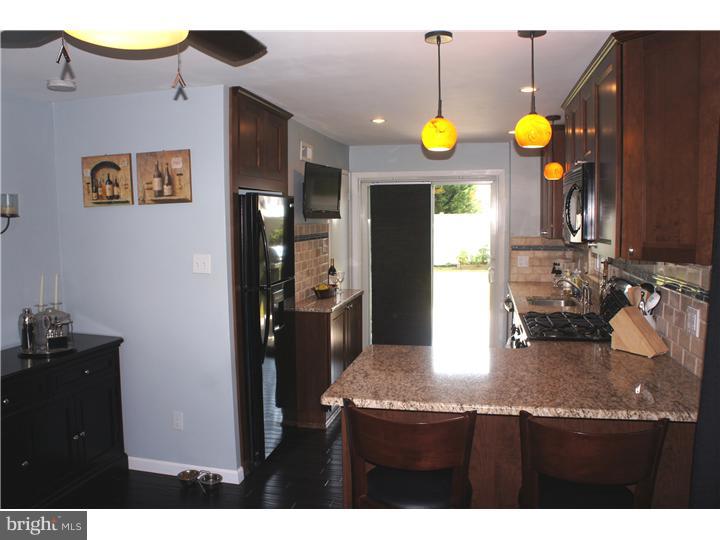 869 Quaint Street Secane, PA 19018 - Photo 8 of 21 Kitchen