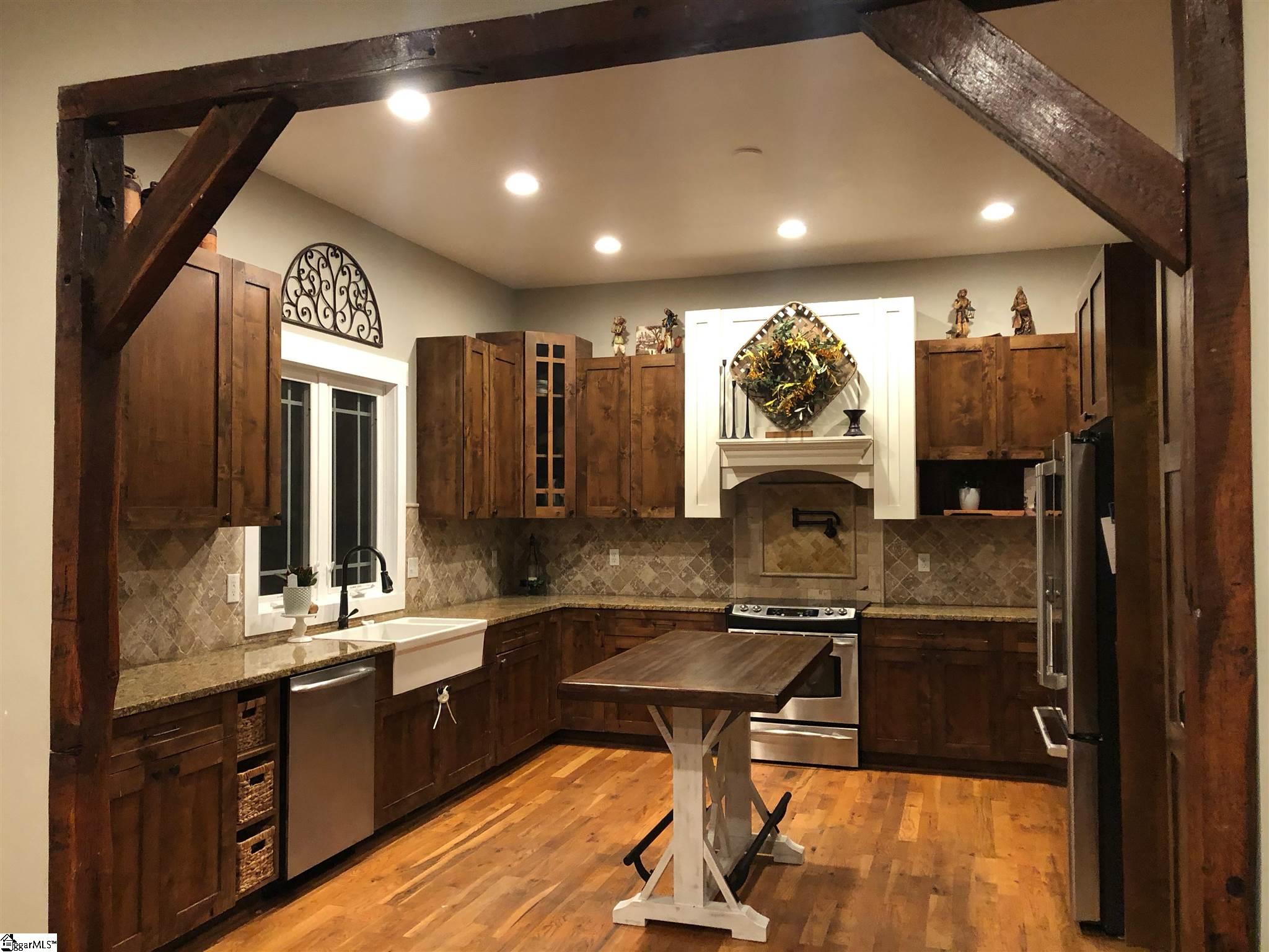 2561 Standing Springs Road Greenville, SC 29605 - Photo 10 of 36 Gallery Image 10