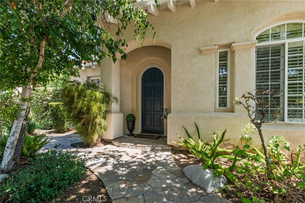 789 Glenhart Place Fallbrook, CA 92028 - Photo 2 of 40 a front view of a house with a yard