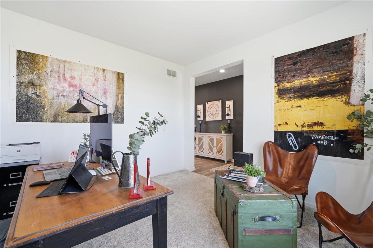 1593 North Thompson Road Sun Prairie, WI 53590 - Photo 8 of 75