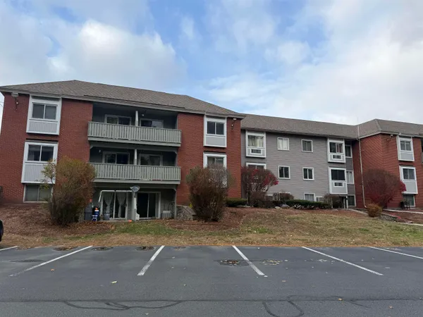 $329,900 | 117 Cluff Crossing Road, Unit 7, Salem, NH 03079