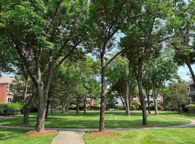 $329,900 | 117 Cluff Crossing Road, Unit 7, Salem, NH 03079