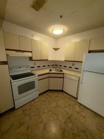 $329,900 | 117 Cluff Crossing Road, Unit 7, Salem, NH 03079