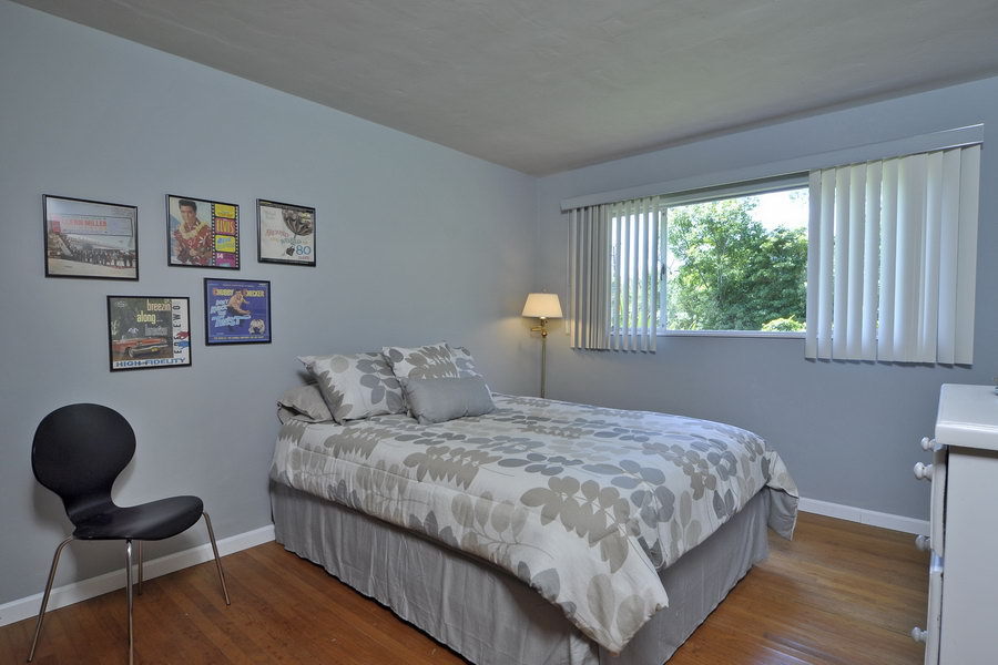 696 Cowles Road Santa Barbara, CA 93108 - Photo 12 of 14 a bedroom with a bed and a chair