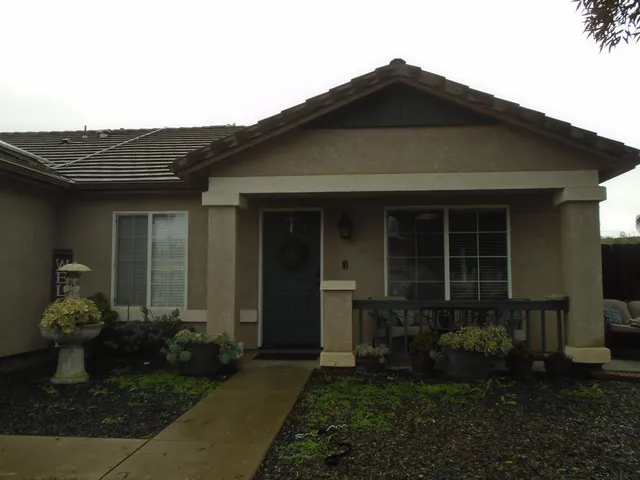 $380,000 | 2141 West Hampton Drive, Hanford, CA 93230