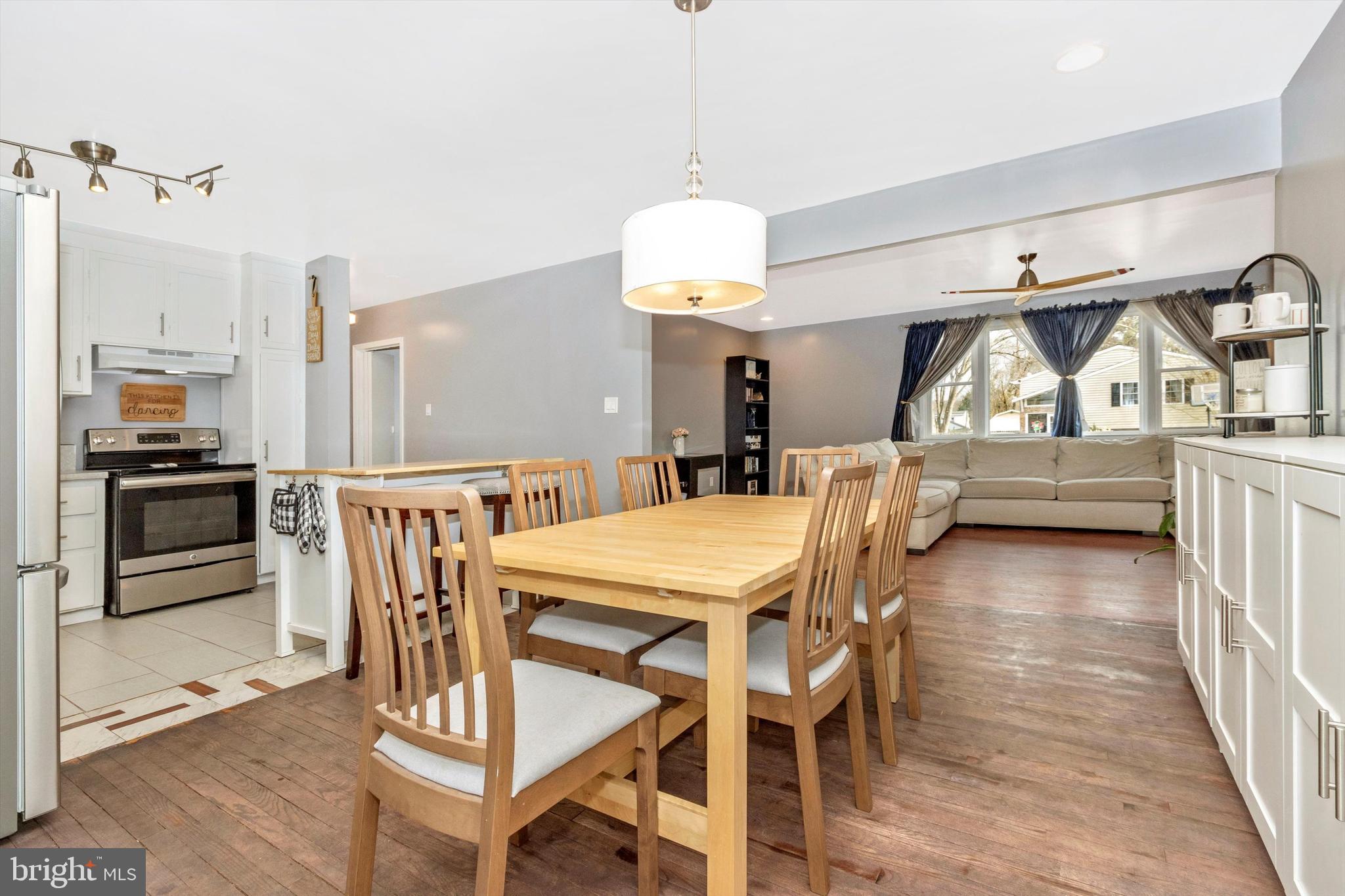 190 Glen Road Pasadena, MD 21122 - Photo 14 of 55 Dining Room