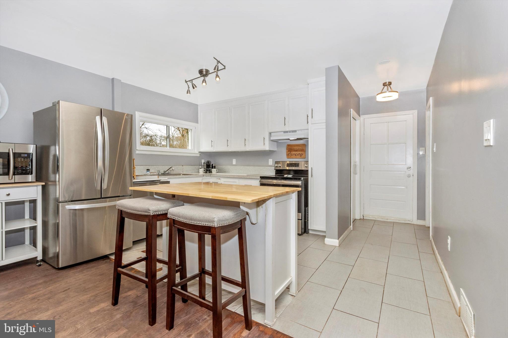 190 Glen Road Pasadena, MD 21122 - Photo 15 of 55 Kitchen