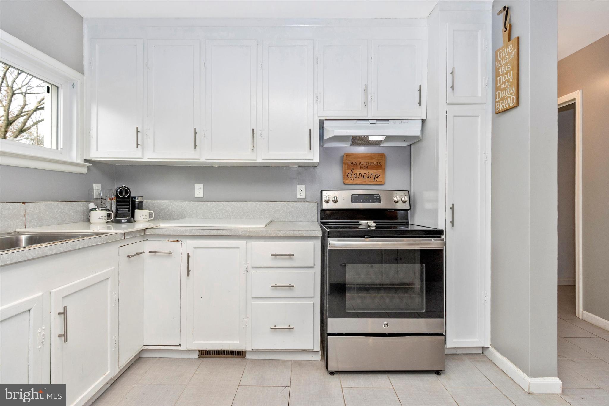 190 Glen Road Pasadena, MD 21122 - Photo 19 of 55 Kitchen