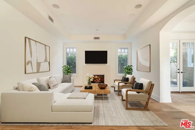 $29,995 | 685 San Lorenzo Street, Santa Monica, CA 90402