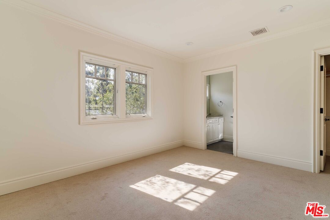 685 San Lorenzo Street Santa Monica, CA 90402 - Photo 30 of 44 a view of empty room with window