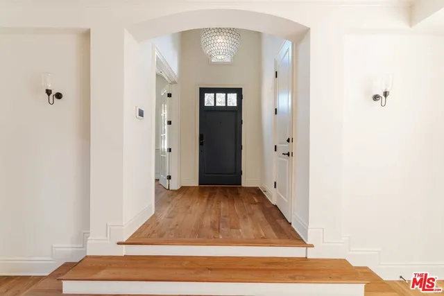 $29,995 | 685 San Lorenzo Street, Santa Monica, CA 90402