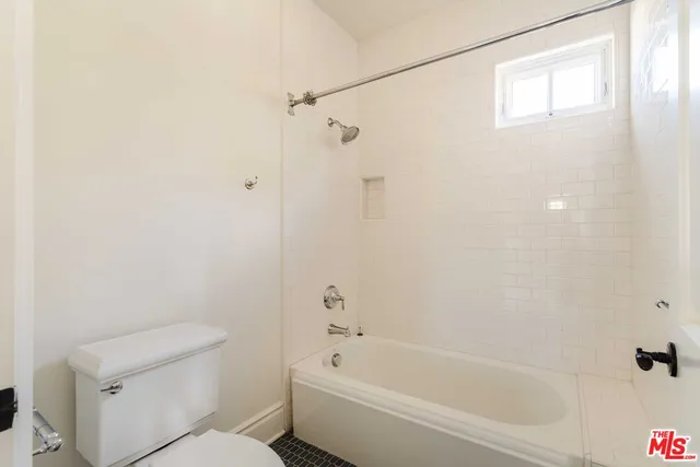 $29,995 | 685 San Lorenzo Street, Santa Monica, CA 90402