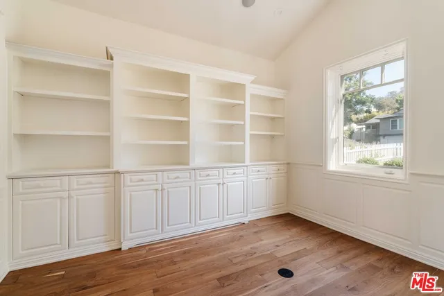 $29,995 | 685 San Lorenzo Street, Santa Monica, CA 90402