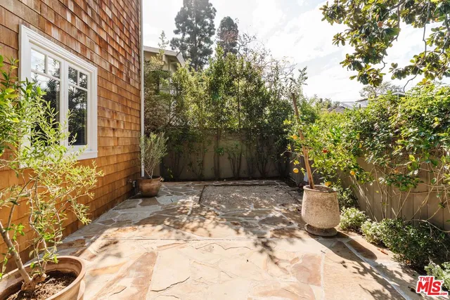 $29,995 | 685 San Lorenzo Street, Santa Monica, CA 90402