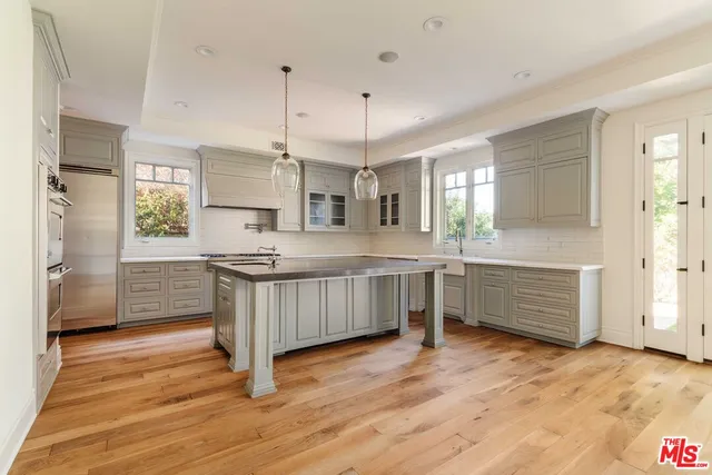 $29,995 | 685 San Lorenzo Street, Santa Monica, CA 90402