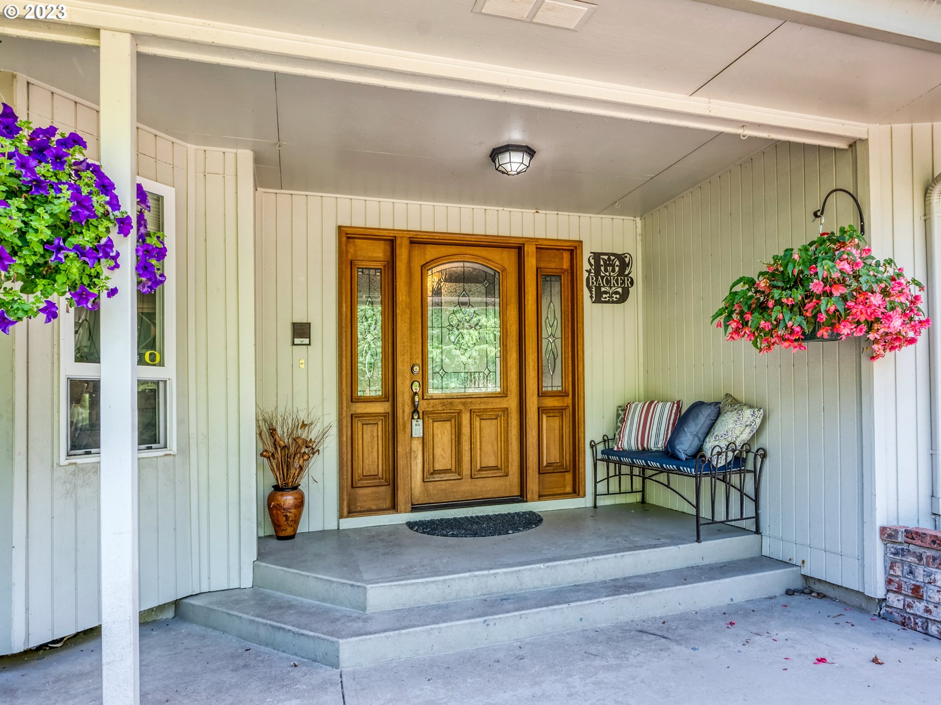 38437 McKenzie Highway Springfield, OR 97478 - Photo 2 of 48 a living room with furniture and flowers