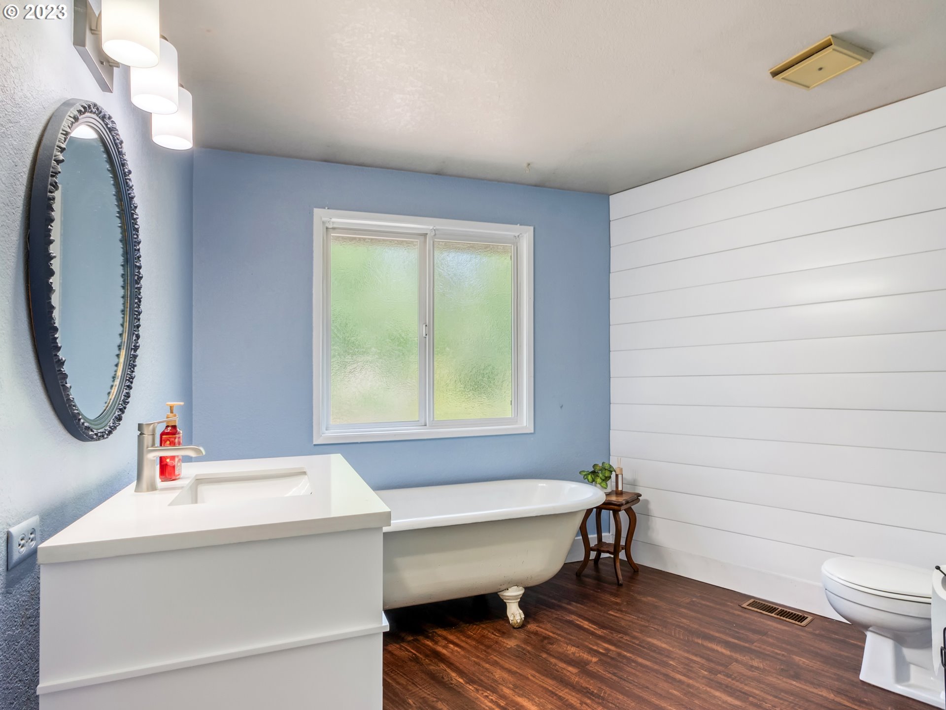 38437 McKenzie Highway Springfield, OR 97478 - Photo 25 of 48 a bathroom with a sink and a mirror