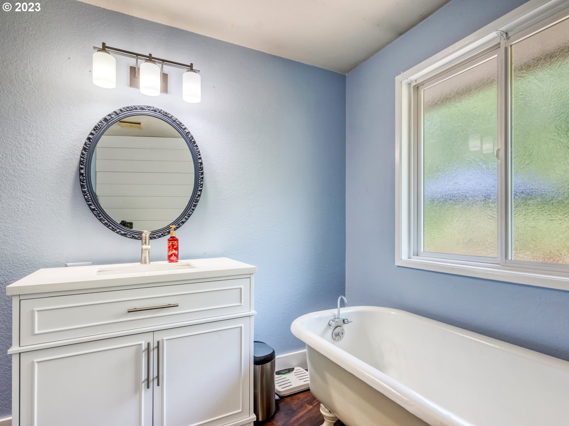 38437 McKenzie Highway Springfield, OR 97478 - Photo 26 of 48 a bathroom with a sink and a mirror