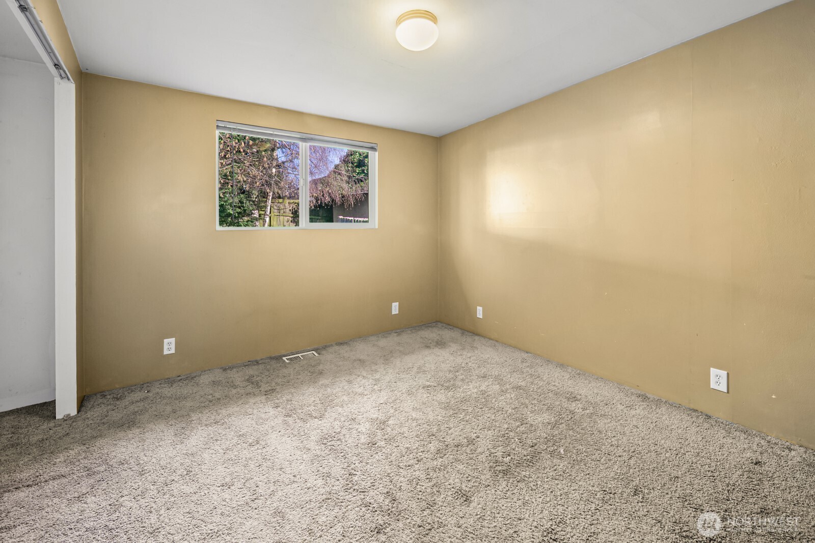 946 North 86th Street Seattle, WA 98103 - Photo 15 of 26