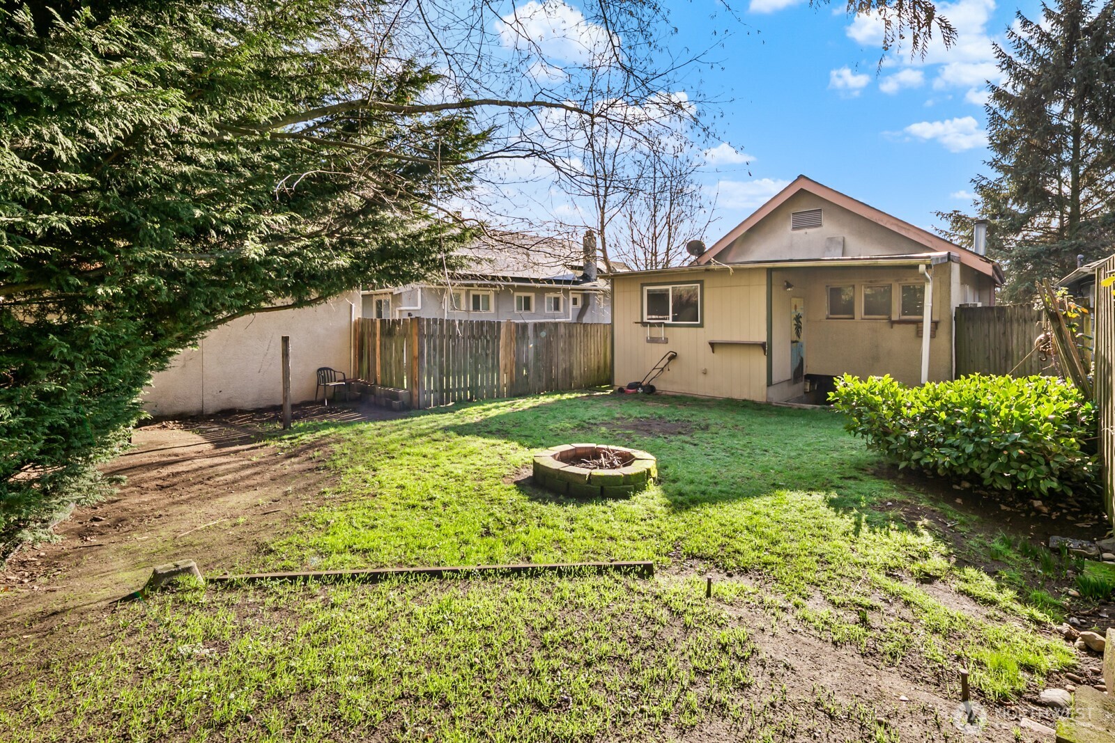 946 North 86th Street Seattle, WA 98103 - Photo 19 of 26