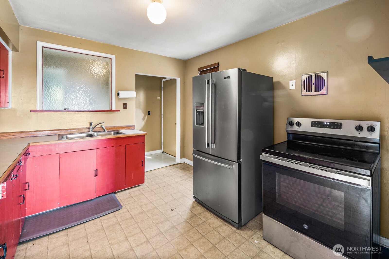 946 North 86th Street Seattle, WA 98103 - Photo 5 of 26