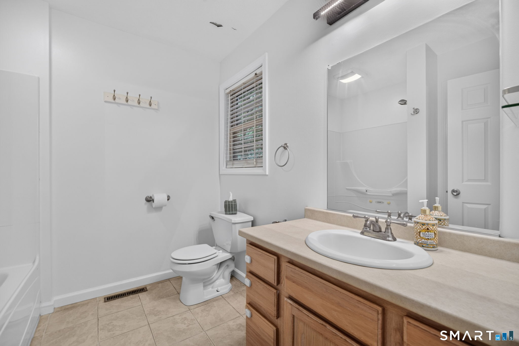 1137 Ridgewood Road Middletown, CT 06457 - Photo 20 of 37 Gallery Image 20