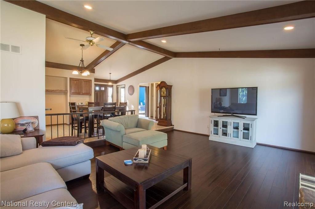 384 Prospect Drive Rochester Hills, MI 48307 - Photo 13 of 32