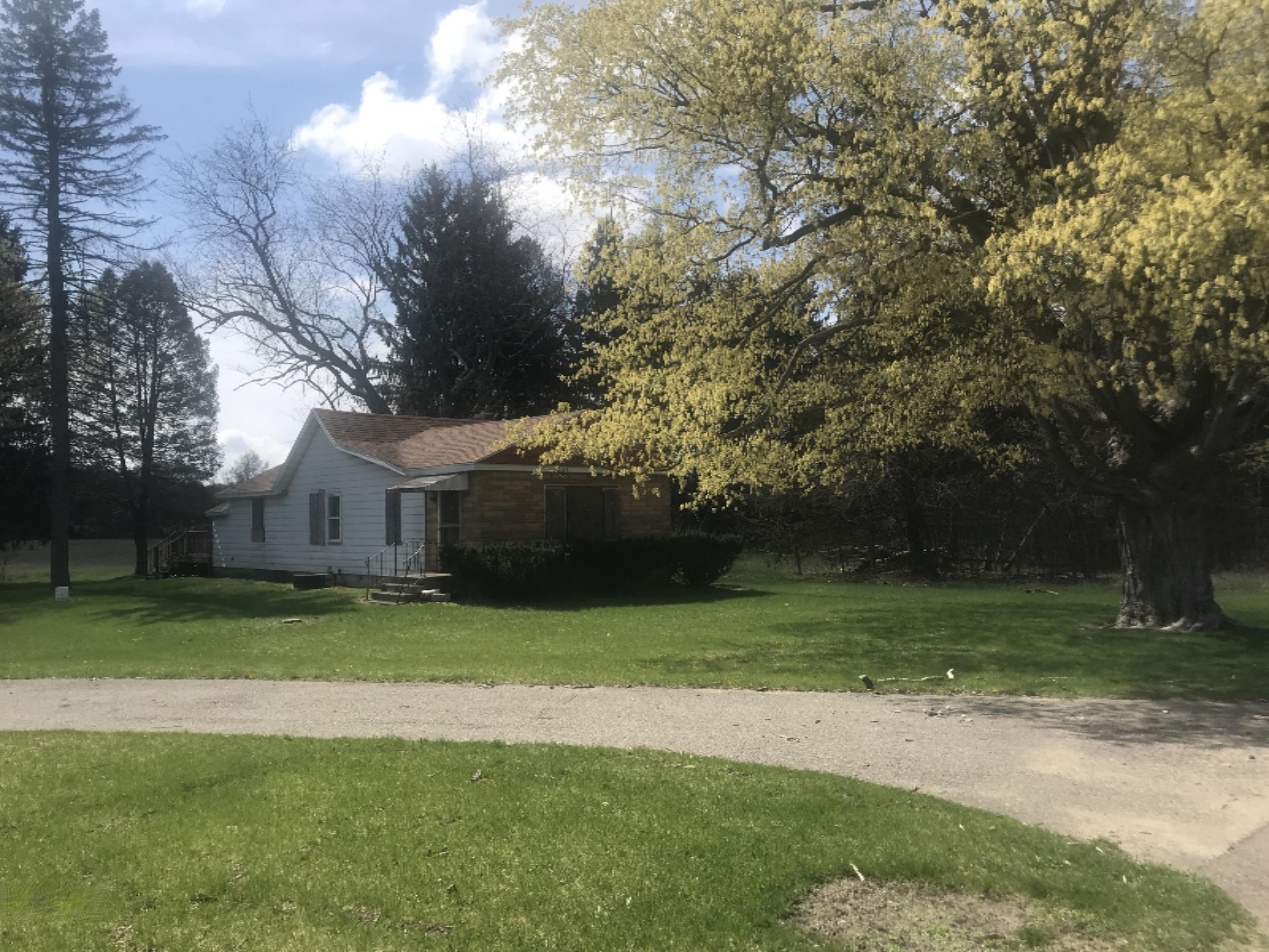42423 Burgess Road Decatur, MI 49045 - Photo 1 of 1 IMG_4850