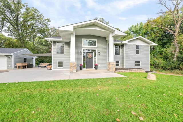 $840,000 | 8426 Kimbro Avenue South, Cottage Grove, MN 55016