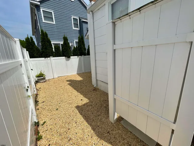 a view of a pathway of a house