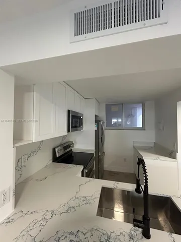 $2,250 | 1666 West Avenue, Unit 210, Miami Beach, FL 33139