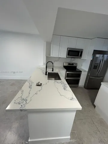 $2,250 | 1666 West Avenue, Unit 210, Miami Beach, FL 33139