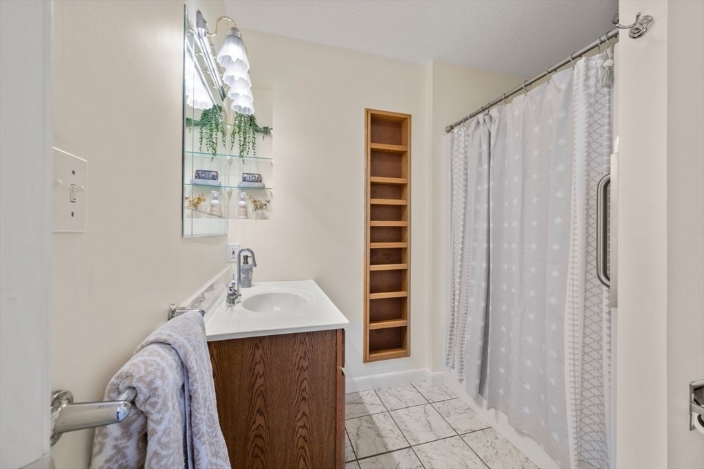 56 Meadowview Road North Andover, MA 01845 - Photo 27 of 36 Gallery Image 27