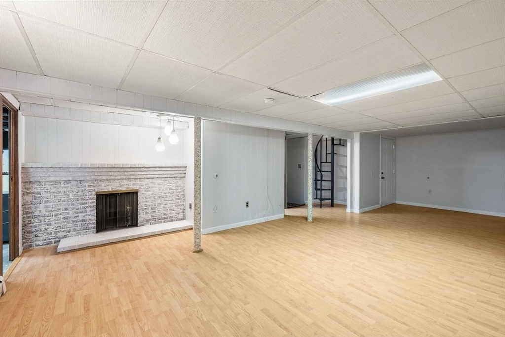 56 Meadowview Road North Andover, MA 01845 - Photo 28 of 36 Gallery Image 28