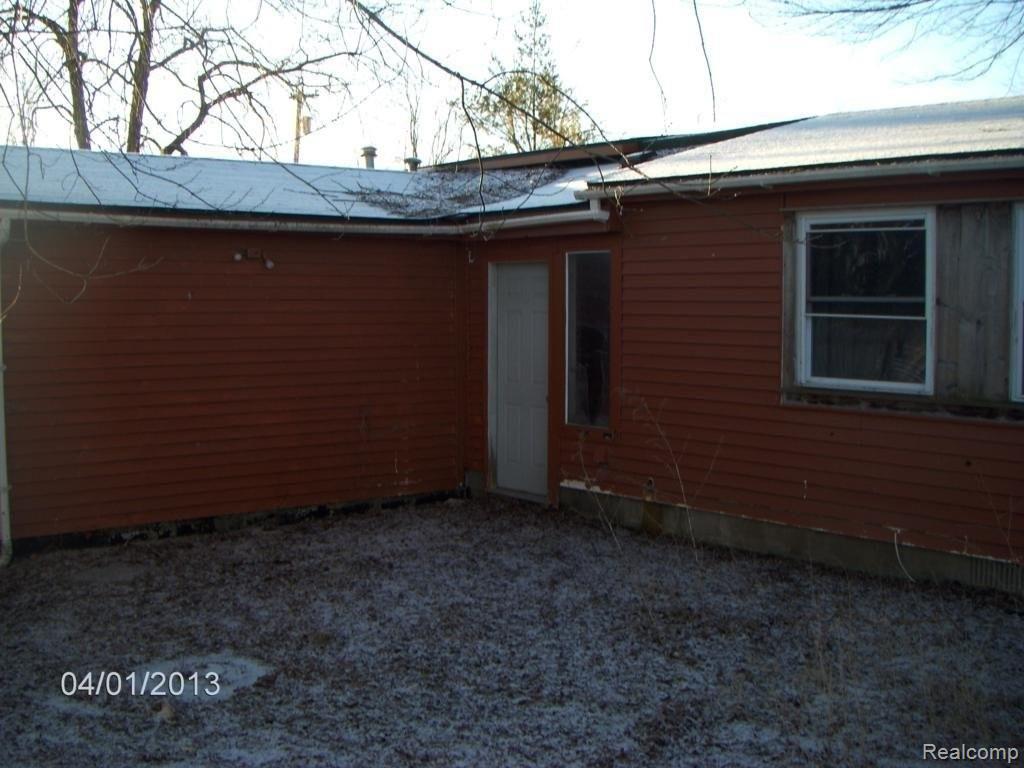 3051 Duce Road Avoca, MI 48006 - Photo 6 of 22 Rear Entrance