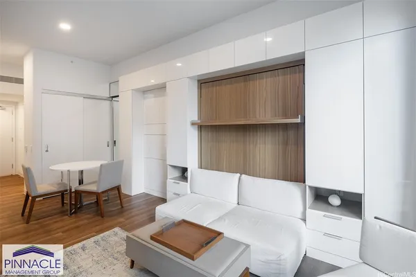 $2,600 | 987 Queen Street, Unit 708, Honolulu, HI 96814