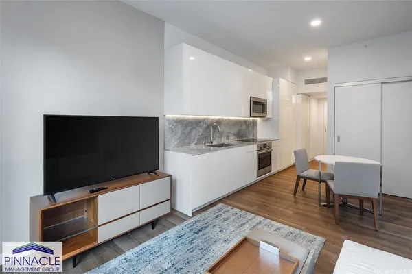 $2,600 | 987 Queen Street, Unit 708, Honolulu, HI 96814
