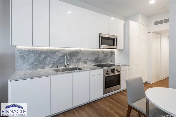 $2,600 | 987 Queen Street, Unit 708, Honolulu, HI 96814