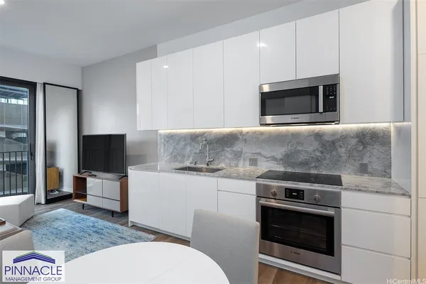 $2,600 | 987 Queen Street, Unit 708, Honolulu, HI 96814